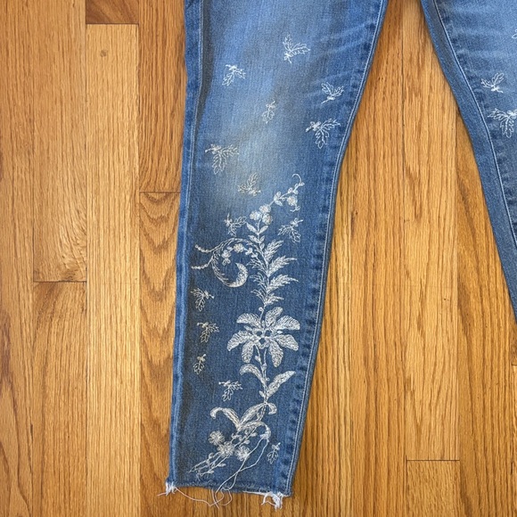 Lucky Brand Lolita Skinny Embroidered Jeans - Picture 3 of 9